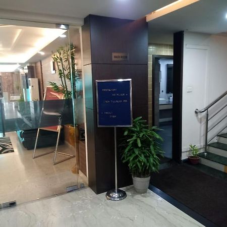 The Contour Hotel Guwahati Exterior foto
